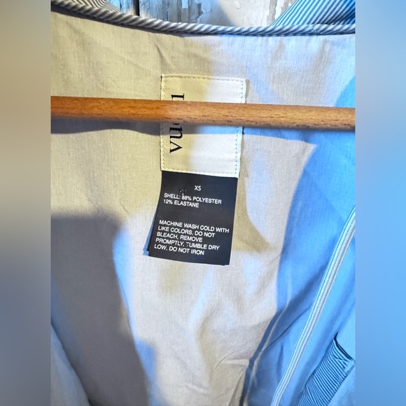 Vuori Outdoor Trainer Shell Jacket Platinum Size XS - Picture 3 of 10